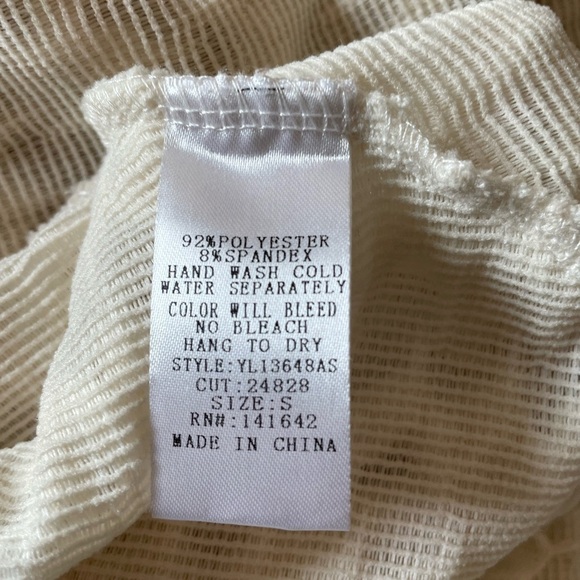 Women’s Mermaid Style Dress Size: Small - Picture 6 of 7